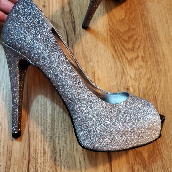 Guess EUC silver glitter platform heels 6 - Picture 6 of 10